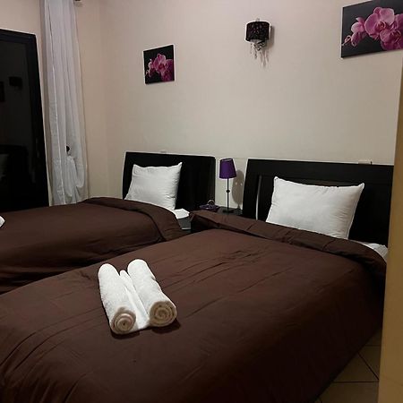 Magnifique Appartement Spacieux Confort Propre Familial 2 Chambres Salon Et Salle A Manger A 20Mn A Pied De Place Jemaa El Fina 4 Piscines Dans Espace De Golf A 12 Mn En Voitures L Entree Est Gratuit Pour La Clientele Ouvert Entre 10H Et 20H Marraquexe Exterior foto
