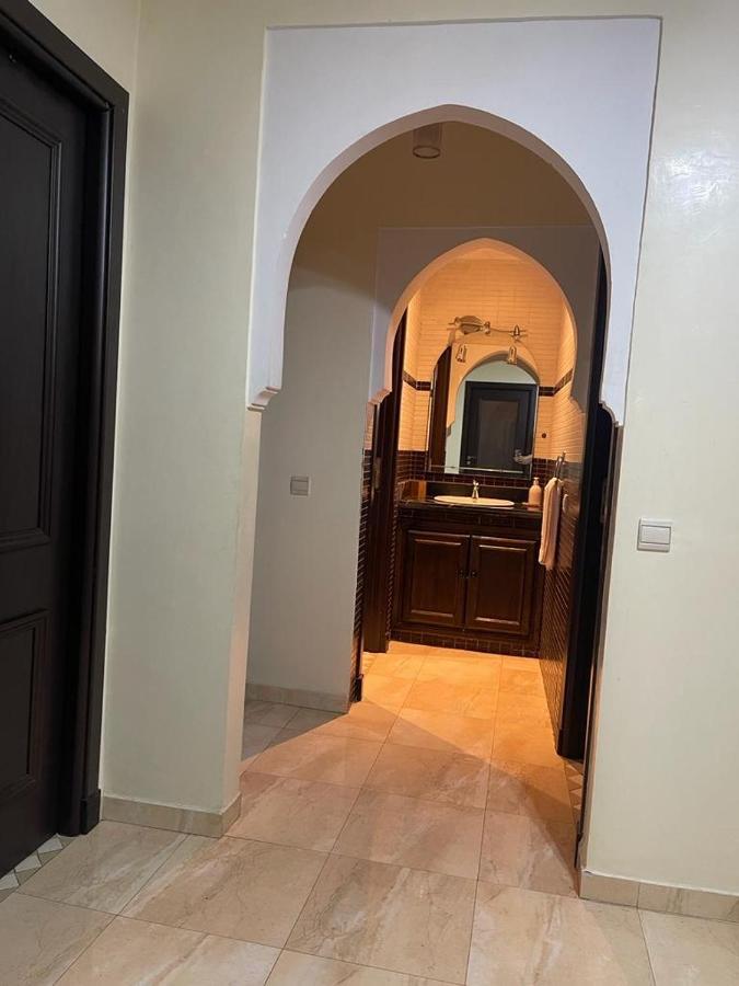 Magnifique Appartement Spacieux Confort Propre Familial 2 Chambres Salon Et Salle A Manger A 20Mn A Pied De Place Jemaa El Fina 4 Piscines Dans Espace De Golf A 12 Mn En Voitures L Entree Est Gratuit Pour La Clientele Ouvert Entre 10H Et 20H Marraquexe Exterior foto
