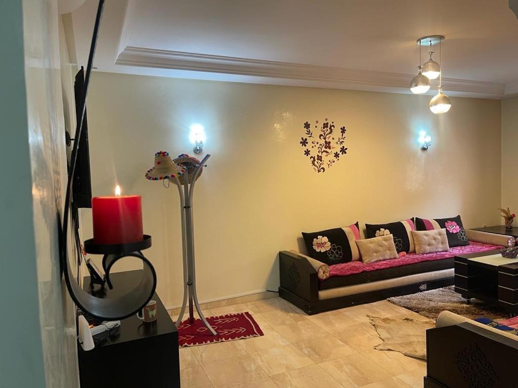 Magnifique Appartement Spacieux Confort Propre Familial 2 Chambres Salon Et Salle A Manger A 20Mn A Pied De Place Jemaa El Fina 4 Piscines Dans Espace De Golf A 12 Mn En Voitures L Entree Est Gratuit Pour La Clientele Ouvert Entre 10H Et 20H Marraquexe Exterior foto