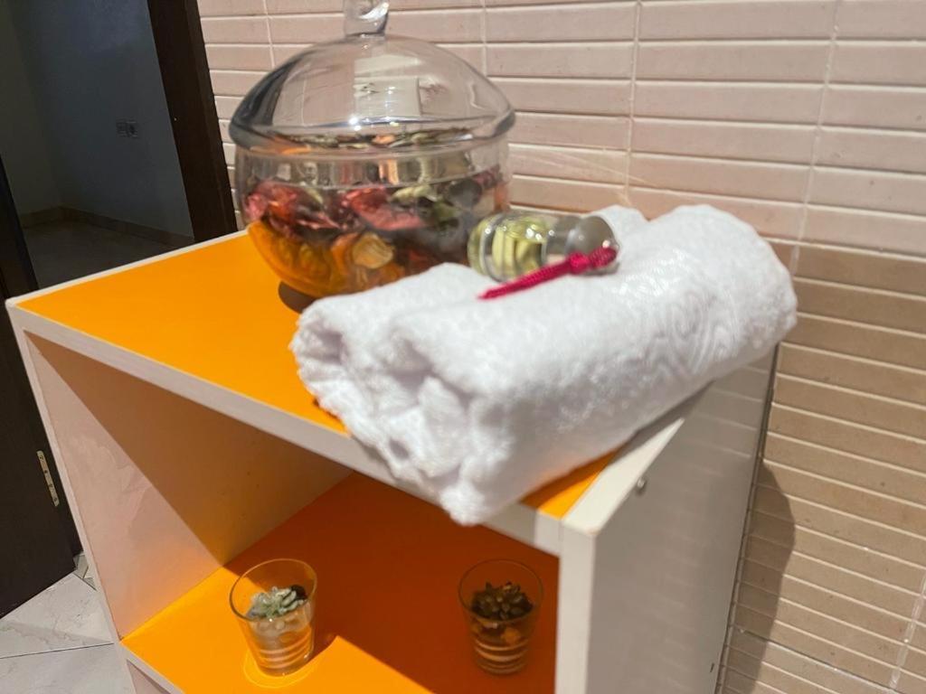 Magnifique Appartement Spacieux Confort Propre Familial 2 Chambres Salon Et Salle A Manger A 20Mn A Pied De Place Jemaa El Fina 4 Piscines Dans Espace De Golf A 12 Mn En Voitures L Entree Est Gratuit Pour La Clientele Ouvert Entre 10H Et 20H Marraquexe Exterior foto