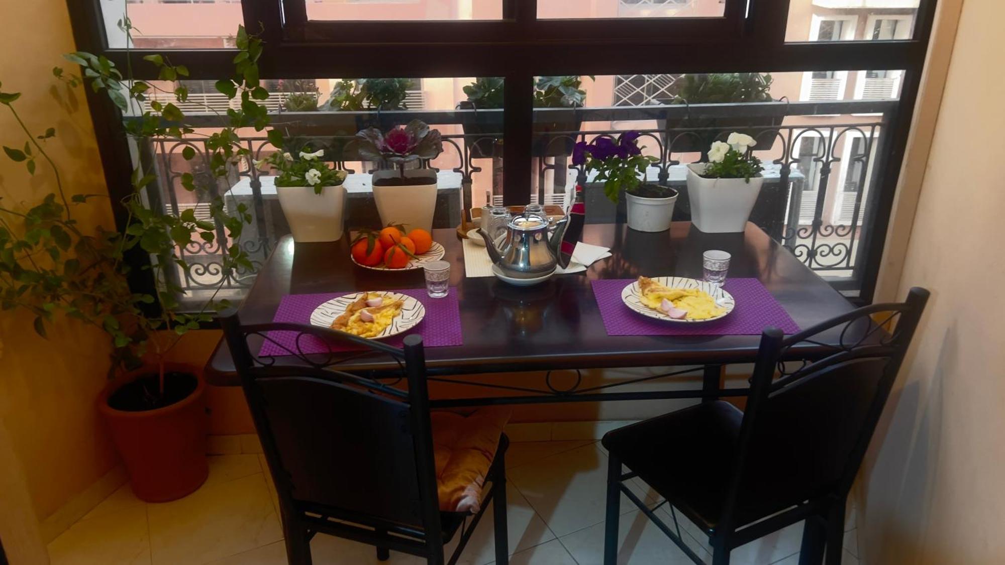 Magnifique Appartement Spacieux Confort Propre Familial 2 Chambres Salon Et Salle A Manger A 20Mn A Pied De Place Jemaa El Fina 4 Piscines Dans Espace De Golf A 12 Mn En Voitures L Entree Est Gratuit Pour La Clientele Ouvert Entre 10H Et 20H Marraquexe Exterior foto