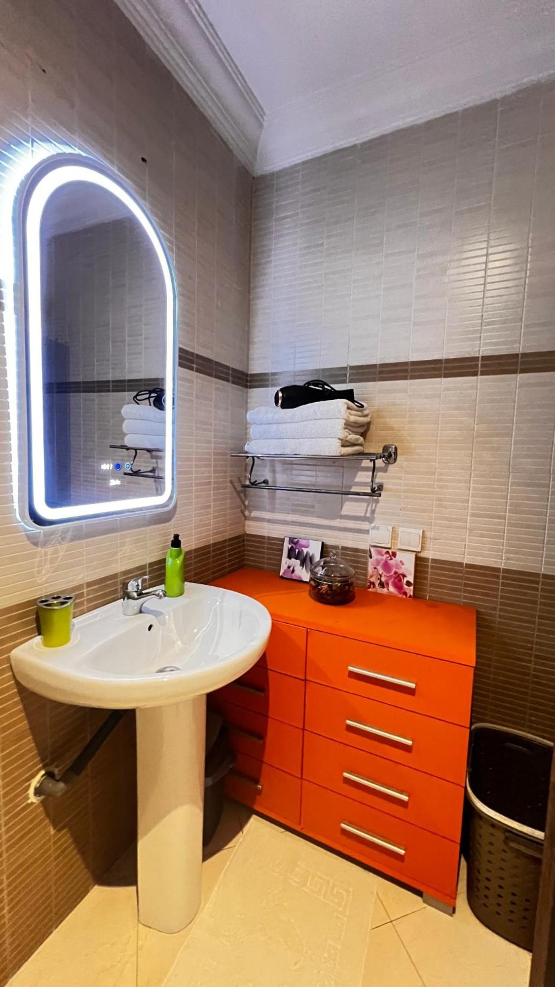 Magnifique Appartement Spacieux Confort Propre Familial 2 Chambres Salon Et Salle A Manger A 20Mn A Pied De Place Jemaa El Fina 4 Piscines Dans Espace De Golf A 12 Mn En Voitures L Entree Est Gratuit Pour La Clientele Ouvert Entre 10H Et 20H Marraquexe Exterior foto