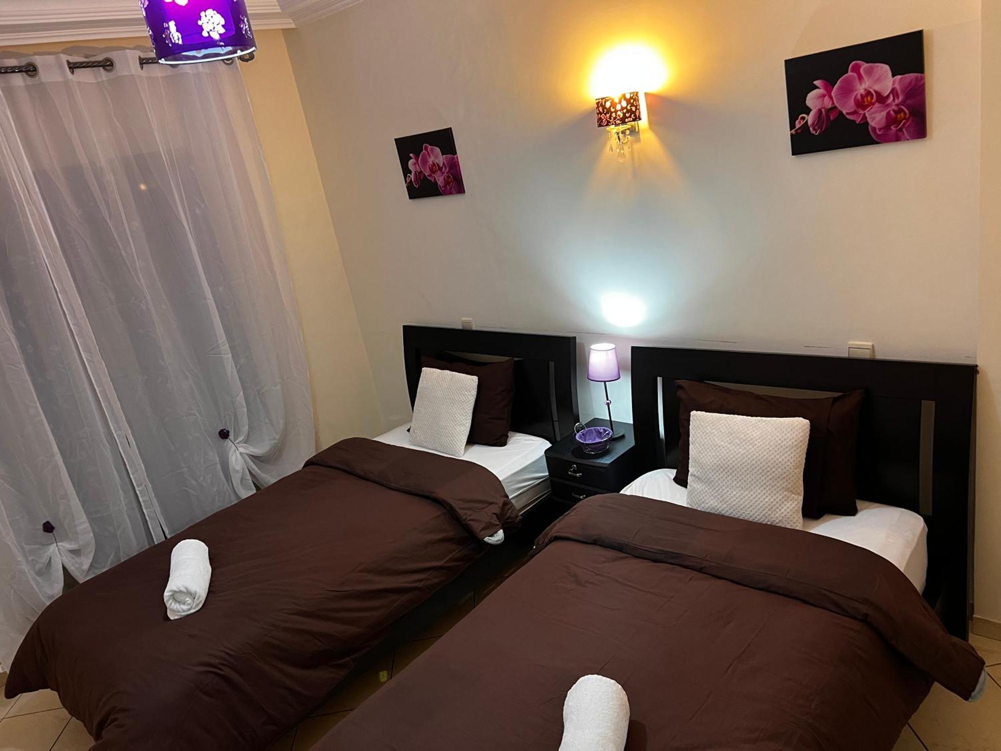 Magnifique Appartement Spacieux Confort Propre Familial 2 Chambres Salon Et Salle A Manger A 20Mn A Pied De Place Jemaa El Fina 4 Piscines Dans Espace De Golf A 12 Mn En Voitures L Entree Est Gratuit Pour La Clientele Ouvert Entre 10H Et 20H Marraquexe Exterior foto
